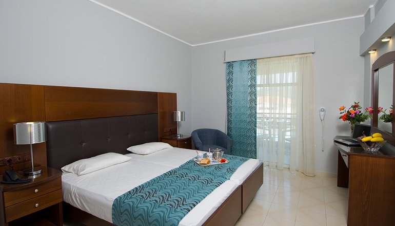 4* Golden Sun Hotel